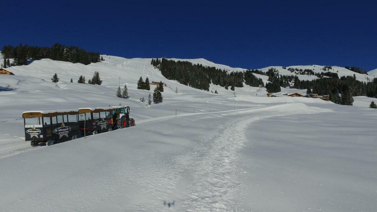 Ski In-Ski Out - Gaestehaeuser Saalbach-Hinterglemm - Wallegghof Christianhof Bagian luar foto